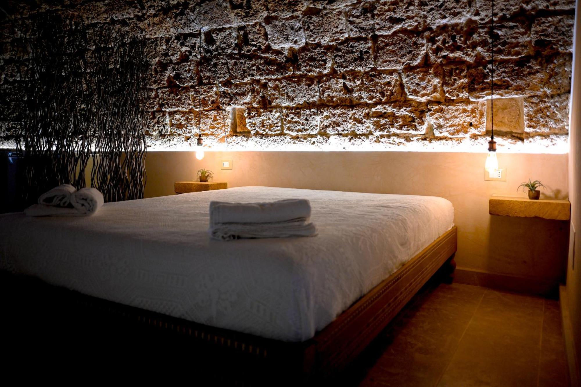 La Grotta, Luxury Suite & Spa 诺托 外观 照片