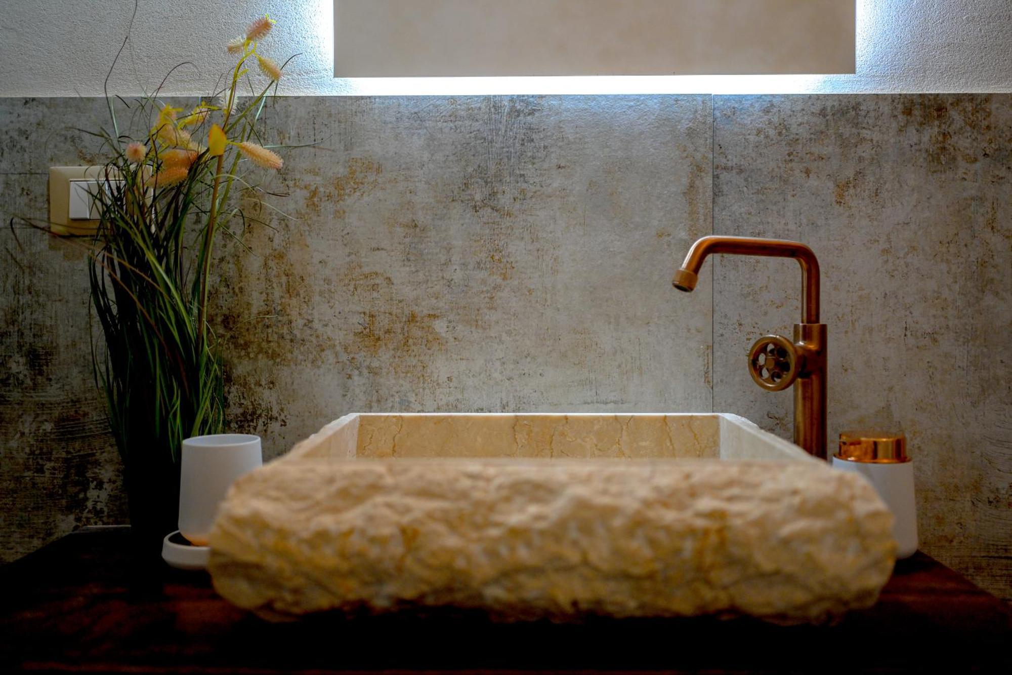 La Grotta, Luxury Suite & Spa 诺托 外观 照片